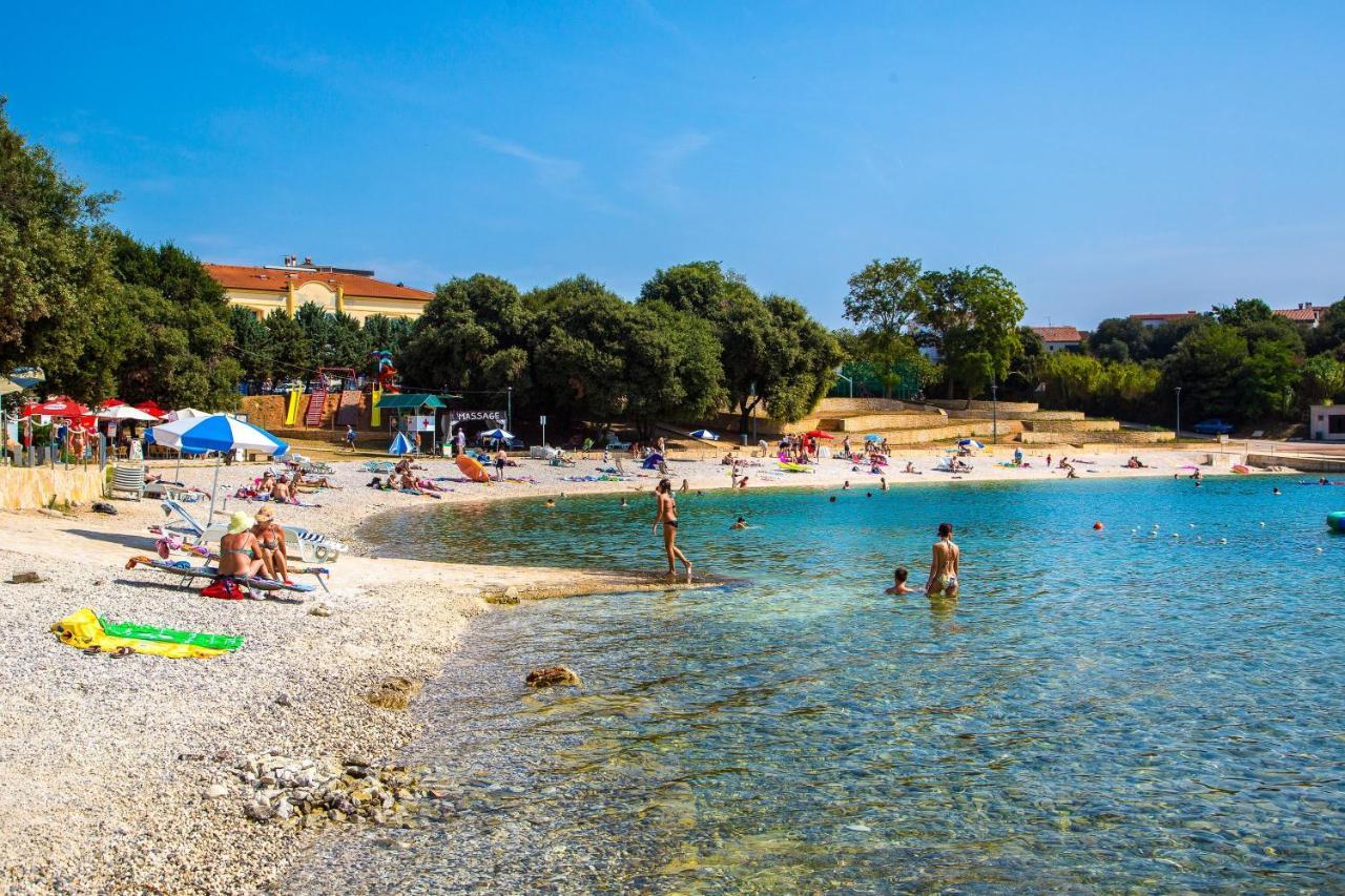 Holiday Apartment 50M From The Beach Pjescana Uvala Extérieur photo