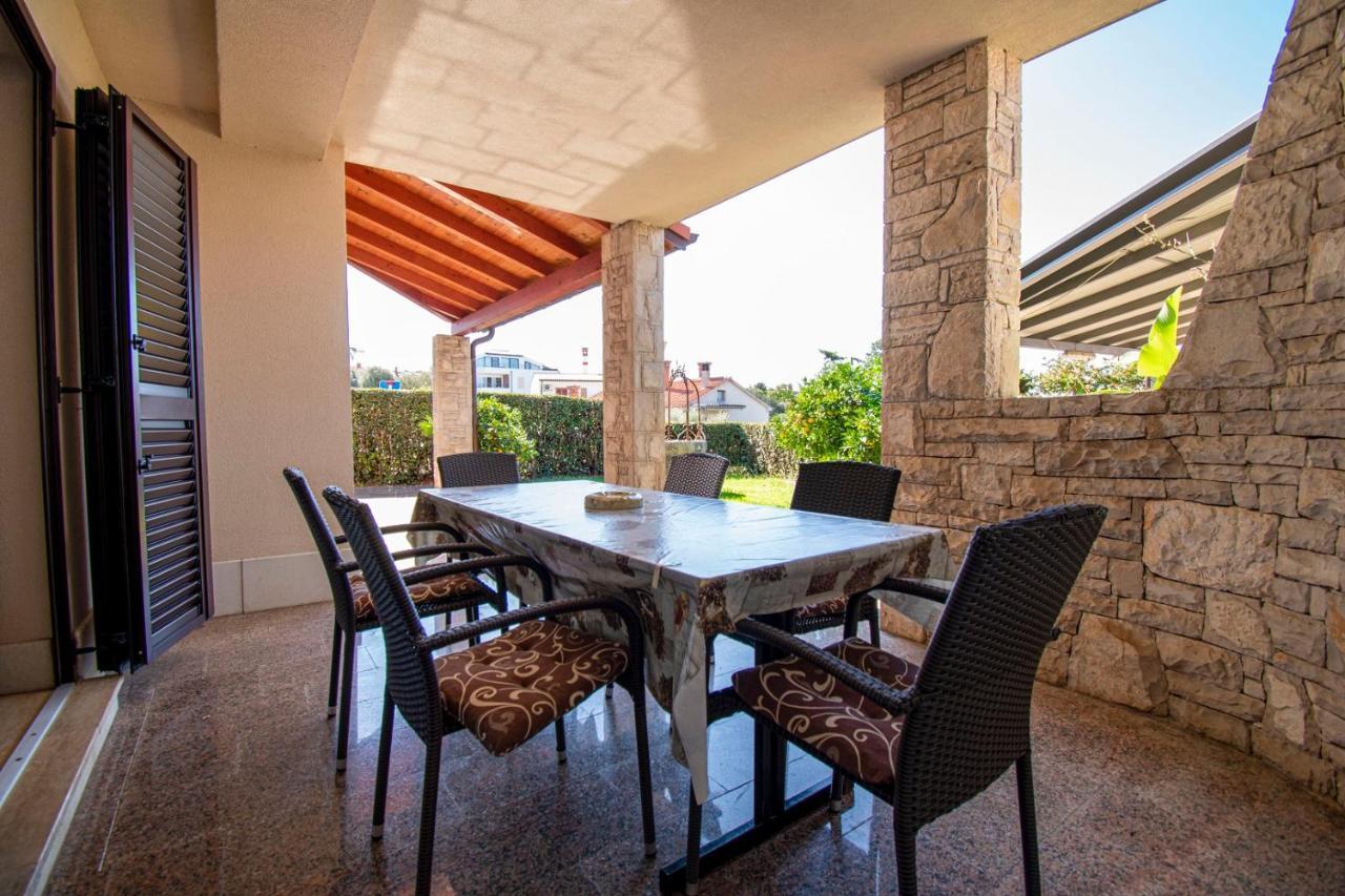 Holiday Apartment 50M From The Beach Pjescana Uvala Extérieur photo