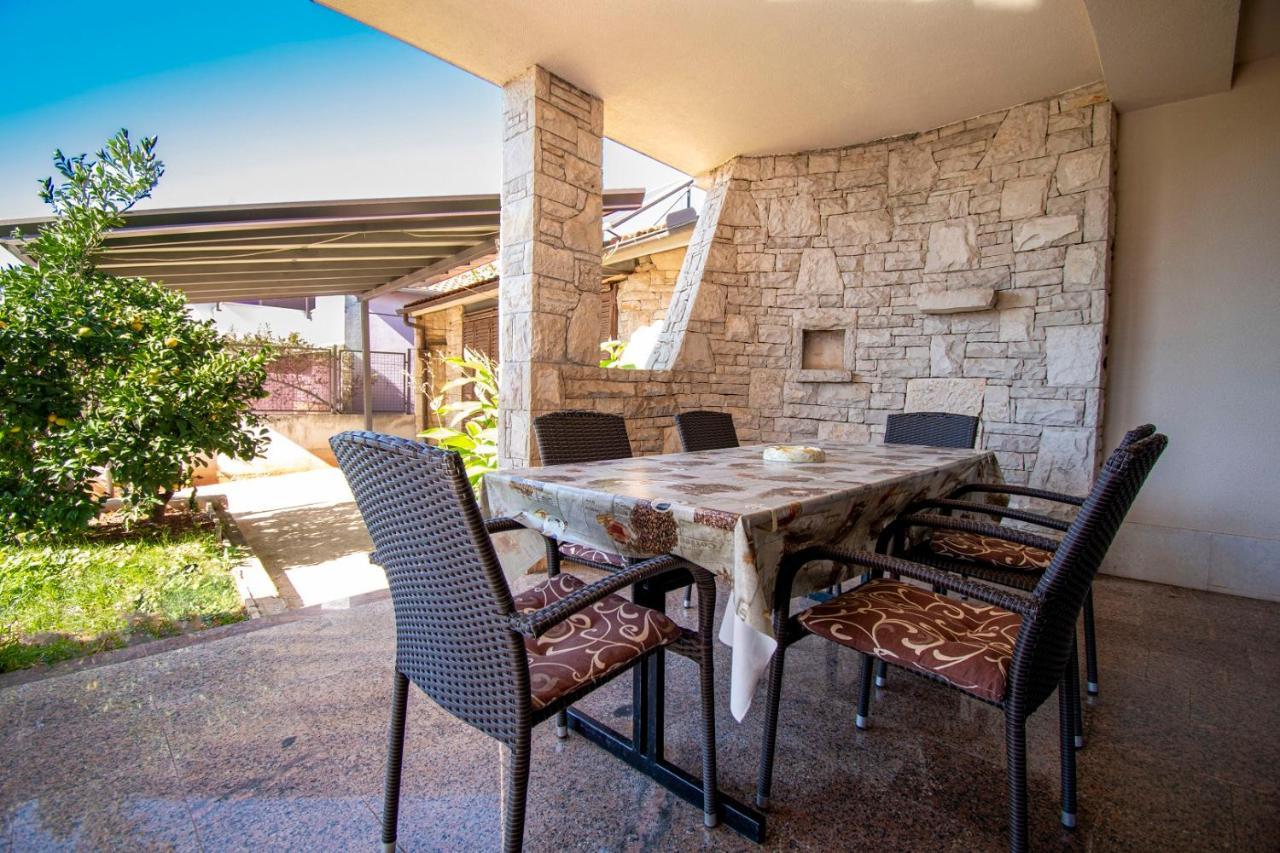 Holiday Apartment 50M From The Beach Pjescana Uvala Extérieur photo