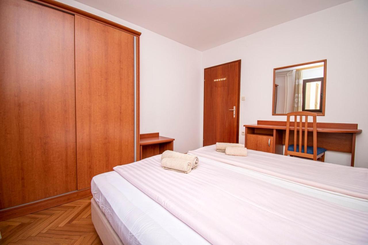 Holiday Apartment 50M From The Beach Pjescana Uvala Extérieur photo