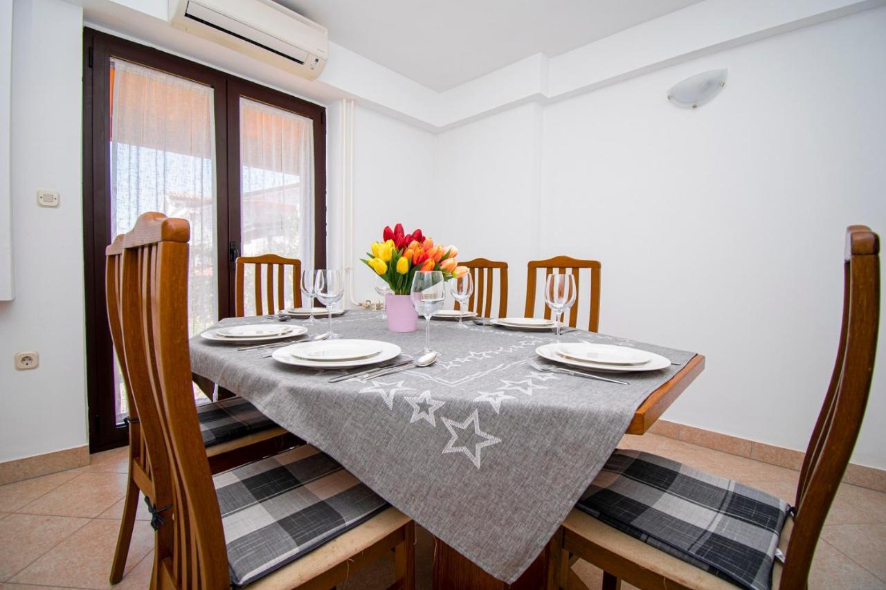 Holiday Apartment 50M From The Beach Pjescana Uvala Extérieur photo