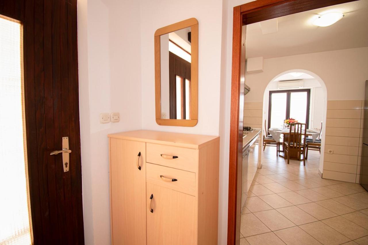 Holiday Apartment 50M From The Beach Pjescana Uvala Extérieur photo