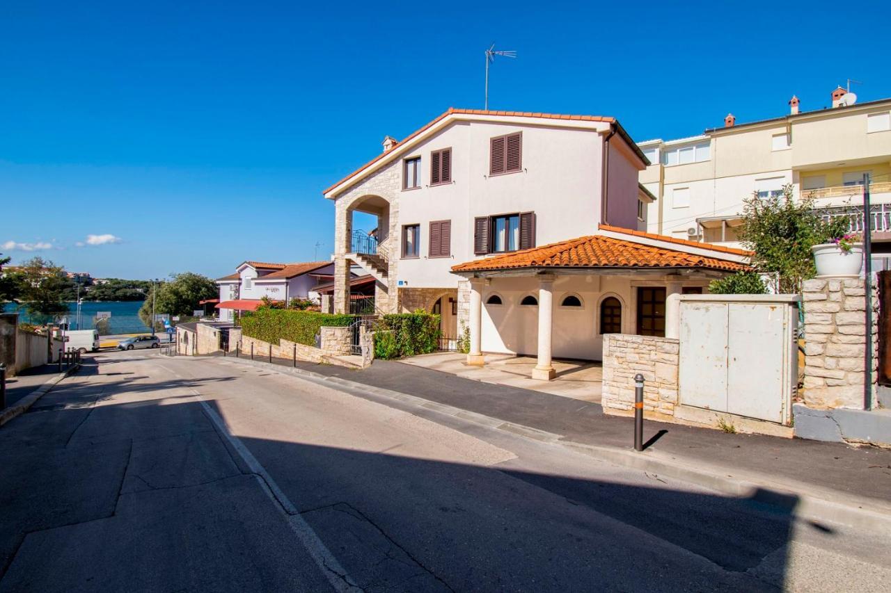 Holiday Apartment 50M From The Beach Pjescana Uvala Extérieur photo
